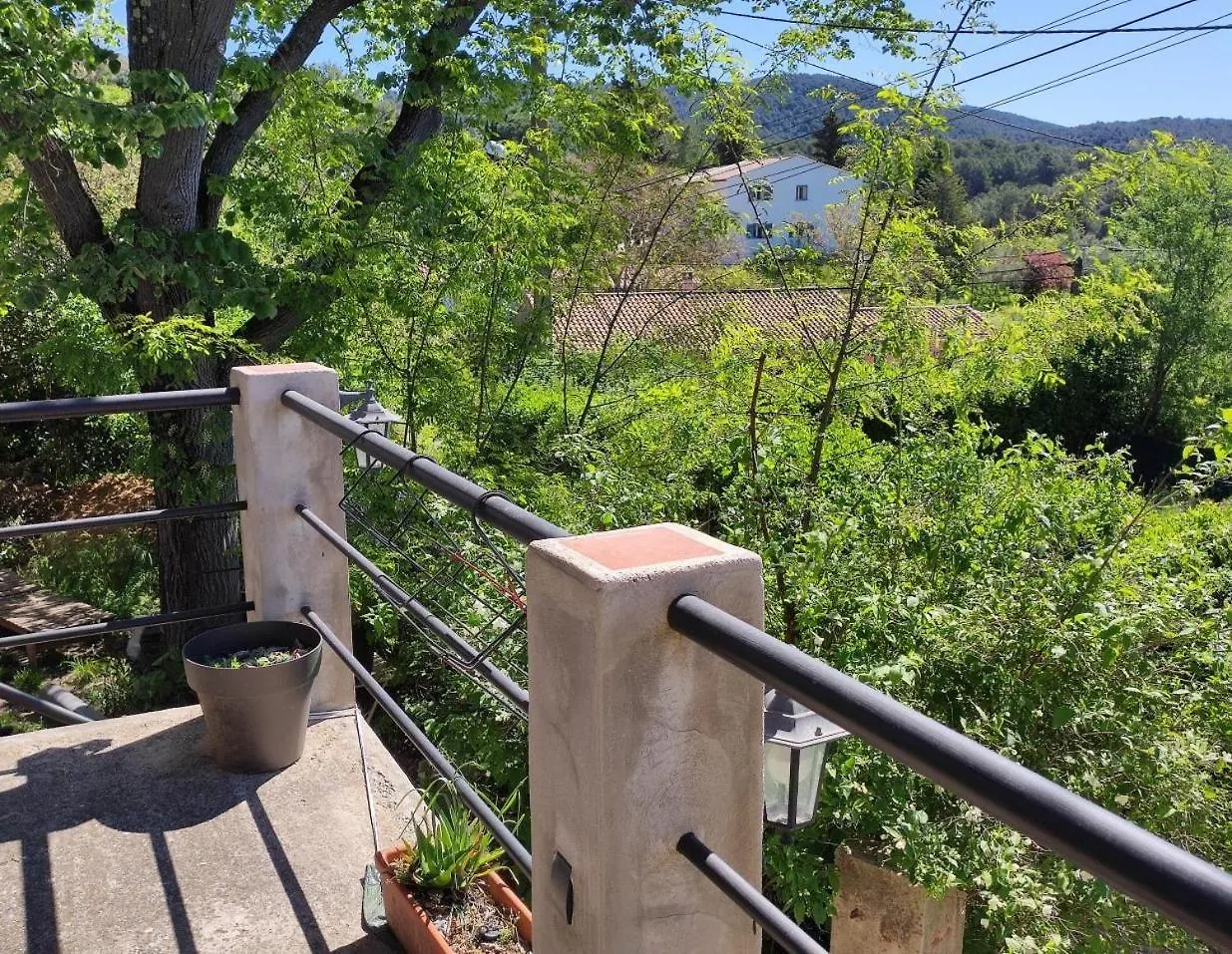 Maison Au Pied Des Collines La Bouilladisse 0*,  France