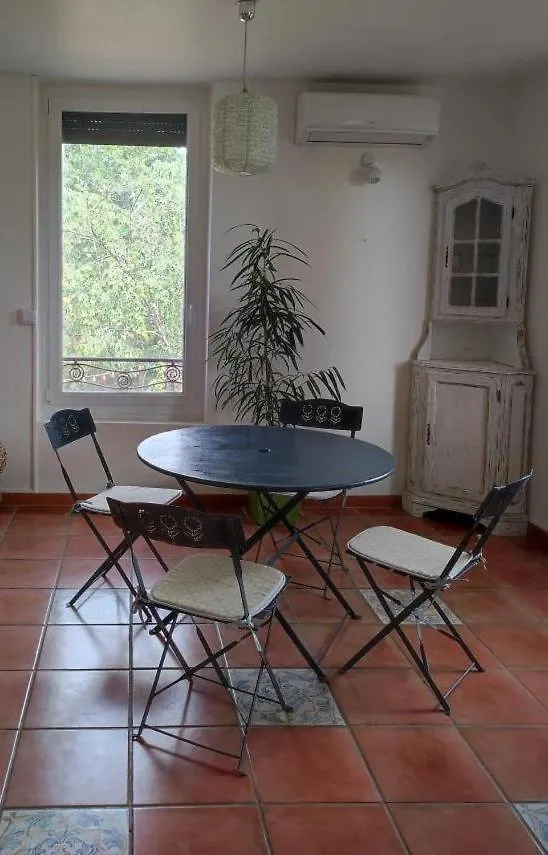 Maison Au Pied Des Collines La Bouilladisse 0*,